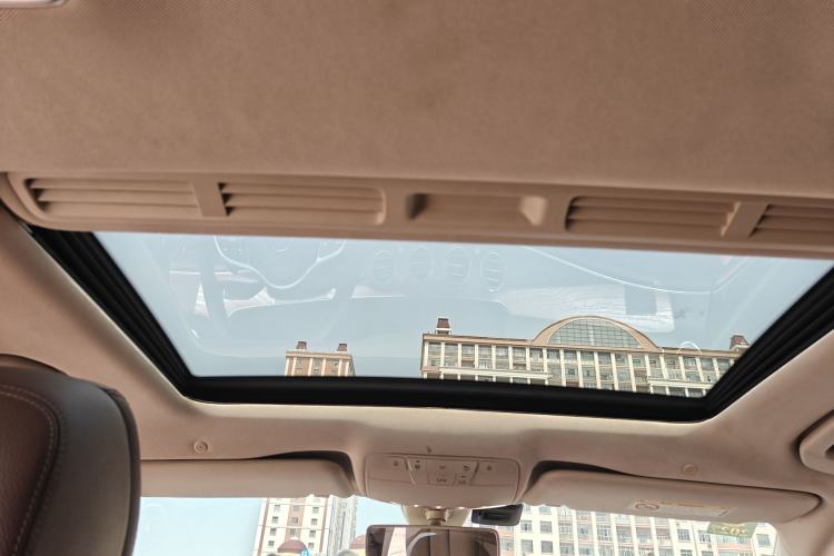 Used Mercedes-Benz E-Class 2019 E 260 L Headliner