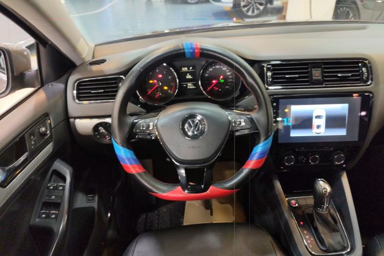 Used Volkswagen Sagitar 2017 230TSI Automatic Comfort Version