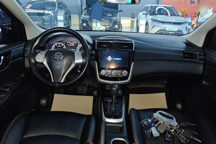 Used Nissan Tiida 2020 1.6L CVT Cool Edition Center Console