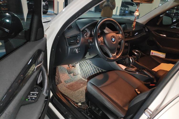 Used BMW X1 2015 sDrive18i Leading Edition Driver Seat