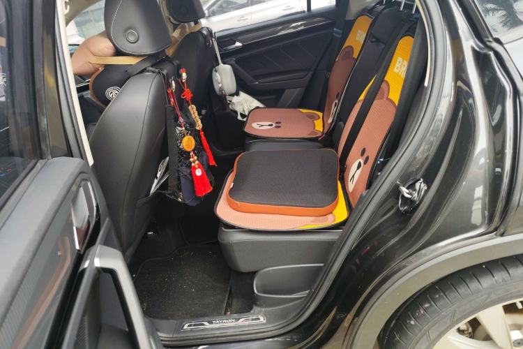 Used Volkswagen Tayron 2020 330TSI Two-Wheel Drive Luxury Connected Pro Edition Left Rear Seat