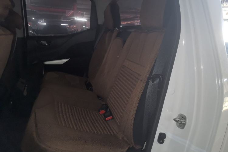 Used Nissan Navara 2017 2.5L Automatic 2WD Luxury Edition QR25