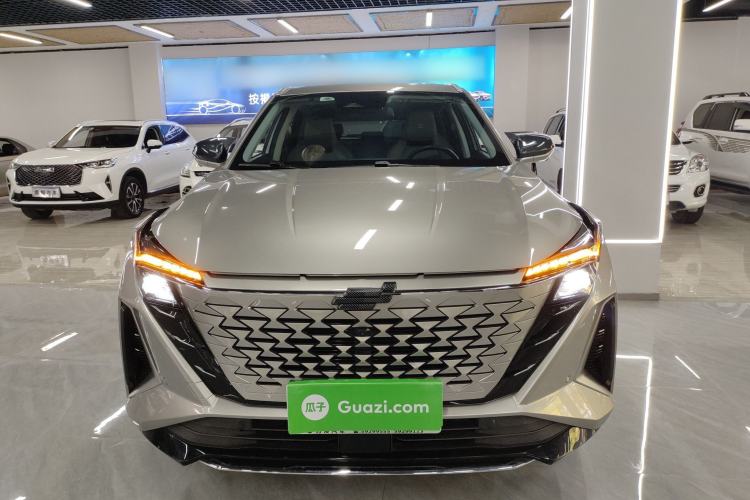 Used CHANGAN OSHAN Z6 2023 Blue Whale 1.5T DCT Smart Edition Front