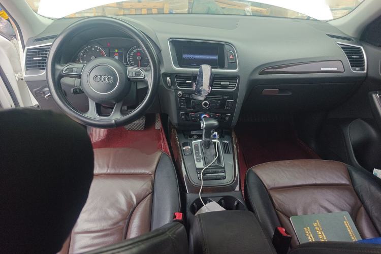 Used Audi Q5 2017 Plus 40 TFSI Ambition Model
