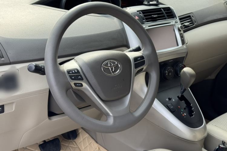 Used Toyota Verso 2015 180E CVT Crossover Edition