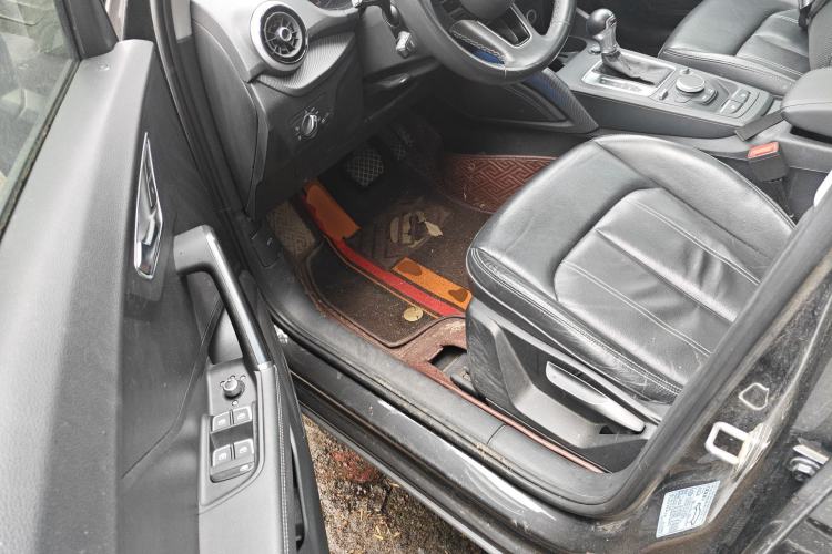 Used Audi Q2L 2022 35 TFSI Advanced Style Edition Driver Seat