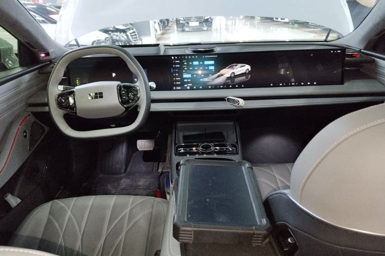 Used Geely Galaxy E8 2025 700 km Long-Range Intelligent Driving Version