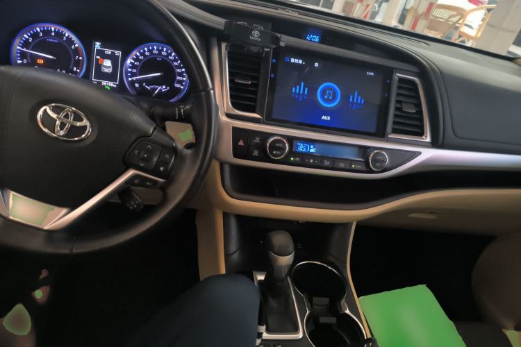 Used Toyota Highlander 2018 2.0T Four-Wheel Drive Prestige Version 7 Seats China VI Standard Center Console