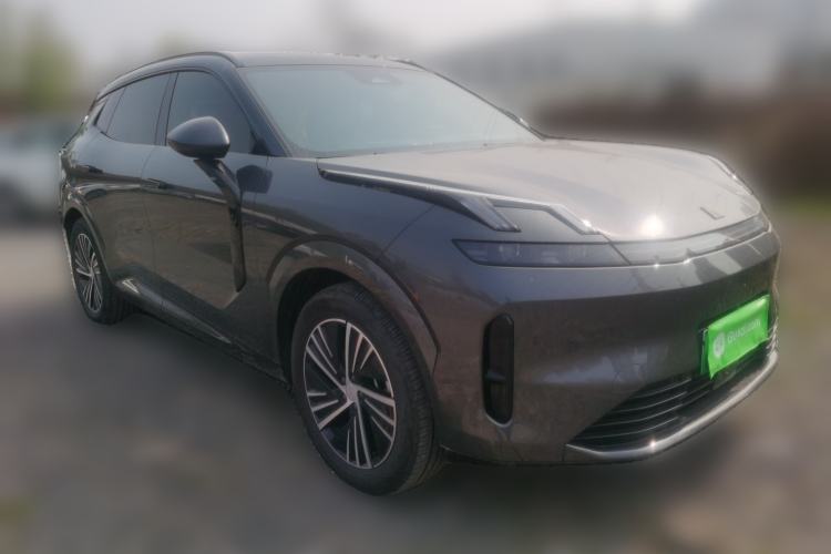Used Lynk & Co 08 EM-P 2025 245 km Ultra-Long Range Pro Front Right 45 Deg