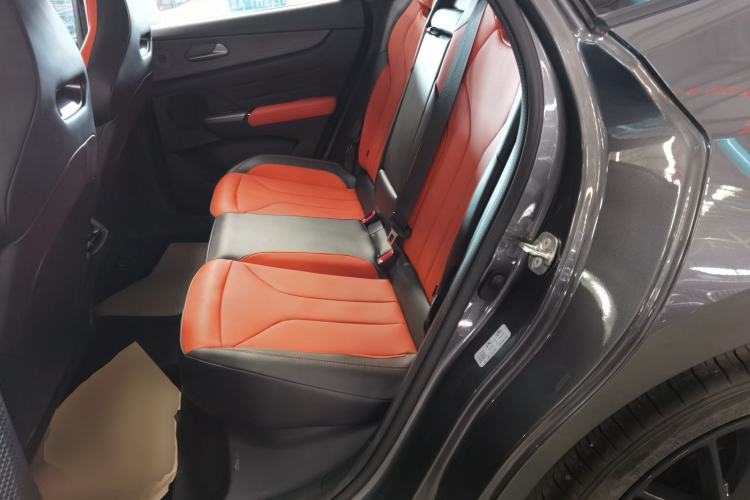 Used Changan UNI-V 2025 Model Third-Generation 2.0T Dynamic Edition