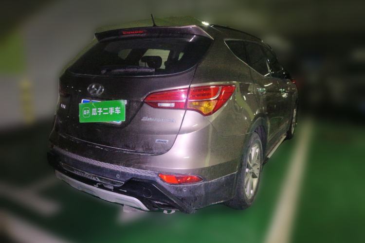 Used Hyundai Santa Fe 2013 Revised Version 2.0T Automatic All-Wheel Drive Top-Tier Trim Rear Right 45 Deg