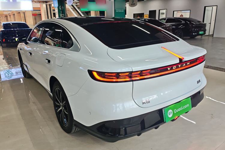 Used VOYAH PASSION 2024 PHEV Four-Wheel Drive Ultra-Long Range Executive Edition Exterior 2