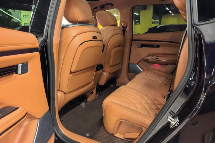 Used Hyptec HT 2025 670 Pro Interior 2