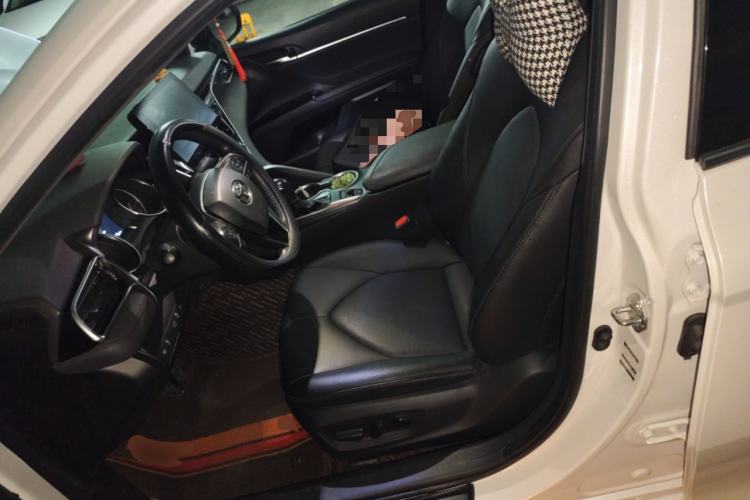 Used Toyota Camry 2021 2.0G Luxury Edition
