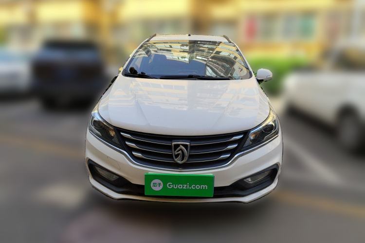 Used Baojun 310W 2017 1.5L Manual Fashion Model China V