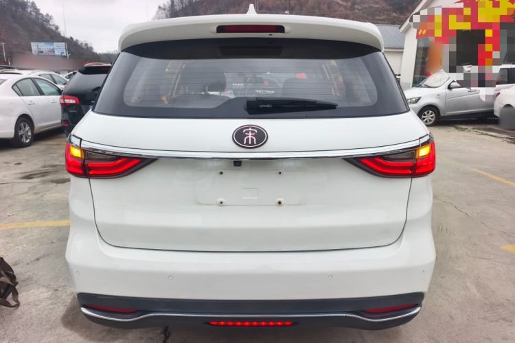 Used BYD Song MAX 2018 1.5T Automatic Smart Connect Elite Model with 6 Seats
