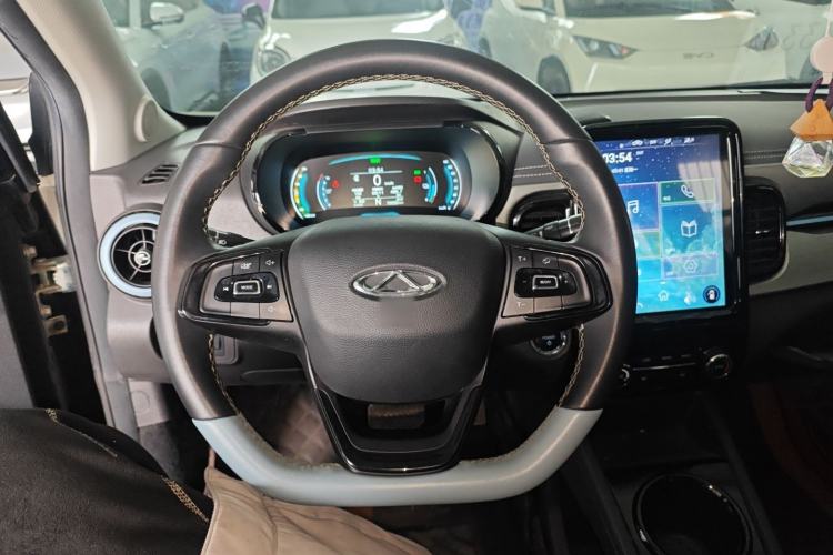 Used Chery Little Ant 2022 Revised Version Sweet Pink Edition Half-Sugar Version Lithium Iron Phosphate 30.7 kWh 30 kW 301 km