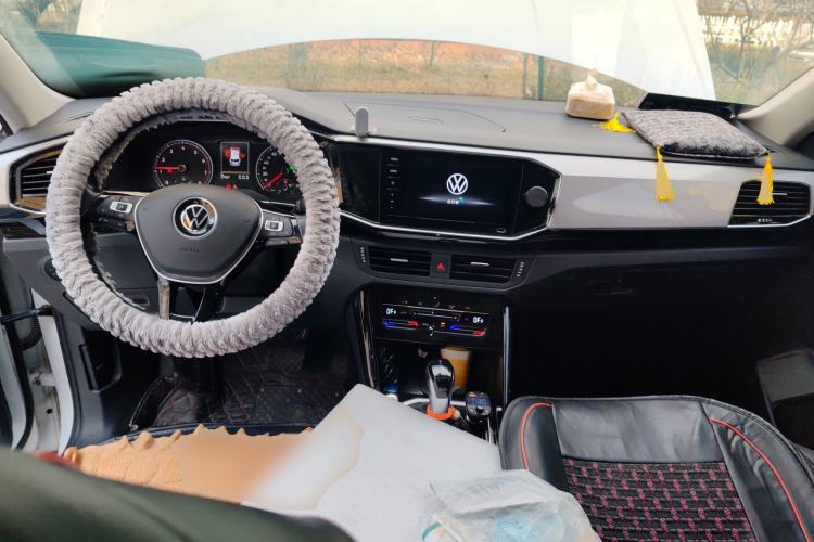 Used Volkswagen Tayron 2022 280TSI Two-Wheel Drive Luxury Smart Connectivity Version Center Console