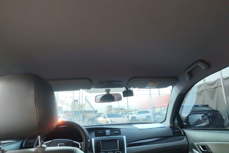 Used Zotye Z300 2014 1.5L Urban Edition Manual Luxury Model
