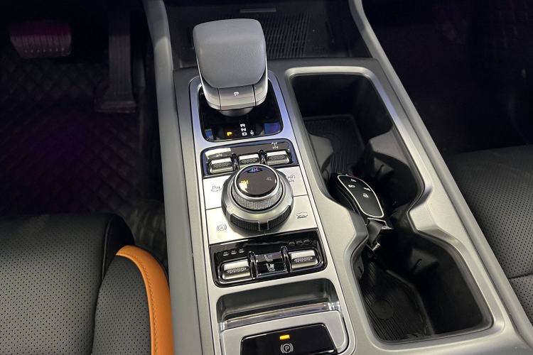 Used BAIC Off-Road BJ40 2024 2.0T All-New Urban Hunter Edition Chivalrous Style