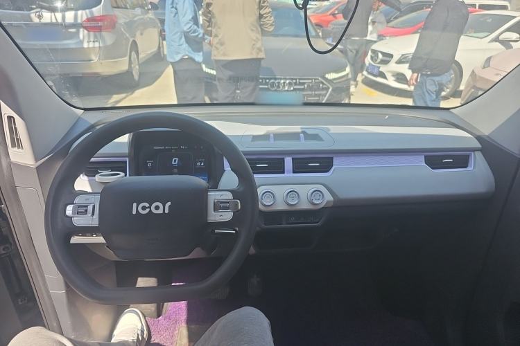 Used Chery QQ Ice Cream 2022 170km Sundae Phosphate Lithium-Ion Center Console