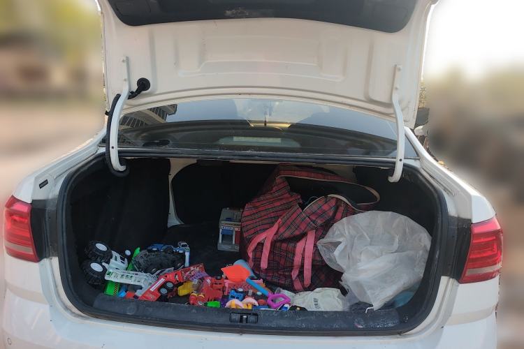 Used Volkswagen Lavida 2017 1.6L Manual Comfort Edition Trunk