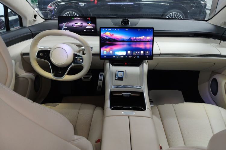 Used Hima Luxeed S7 2025 785 km Ultra