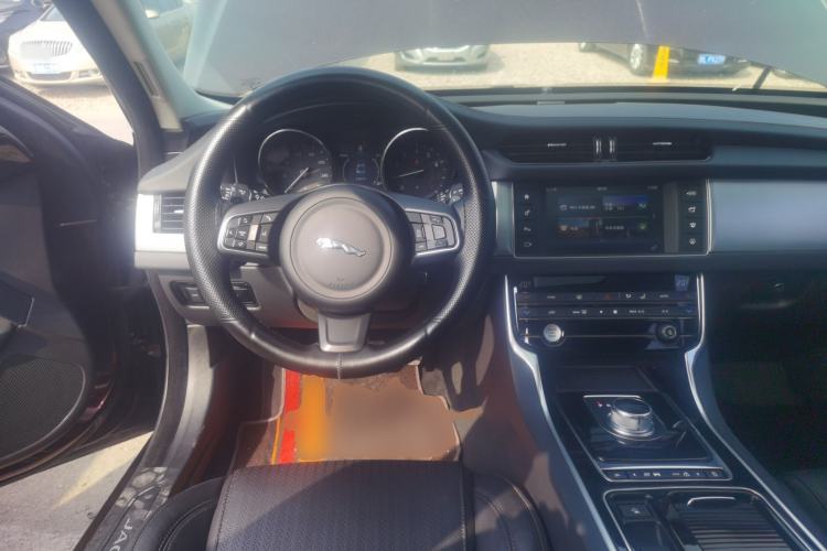 Used Jaguar XF 2016 XF 2.0T Two-Wheel-Drive Luxury Edition
