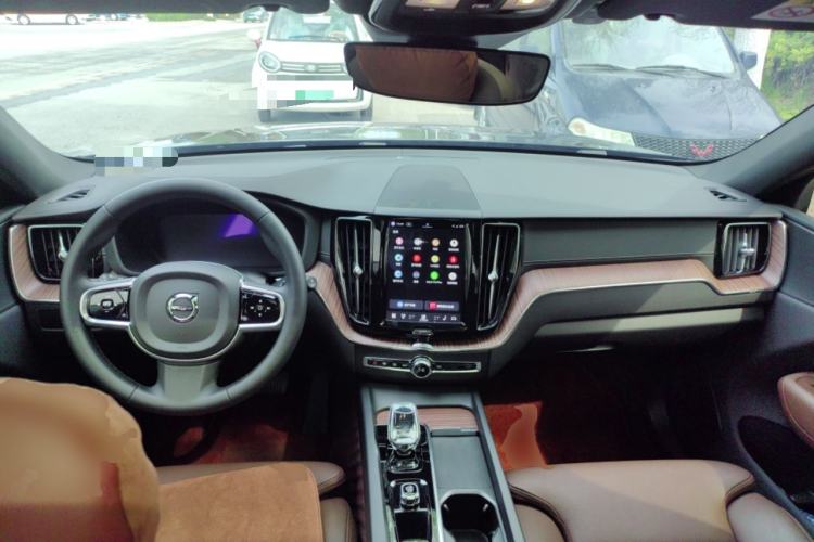 Used Volvo XC60 2024 B5 4x4 Smart Luxury Edition
