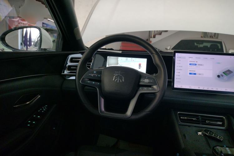 Used BYD Qin L 2025 DM-i Smart Drive 120KM Superior Model
