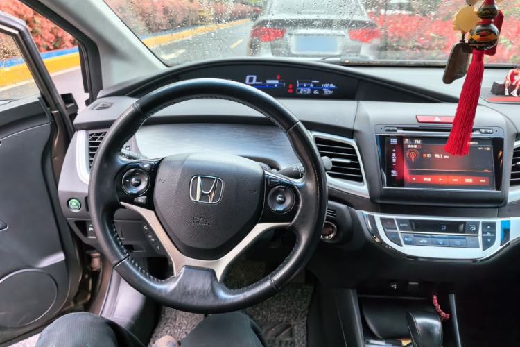 Used Honda Jade 2013 1.8L CVT Luxury Edition 5 seats
