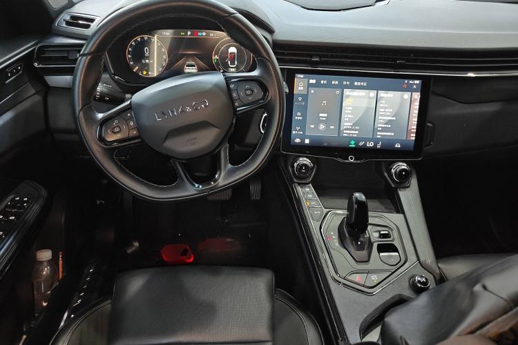 Used Lynk & Co 01 EM-P 2021 1.5TD PHEV Halo Interior 2