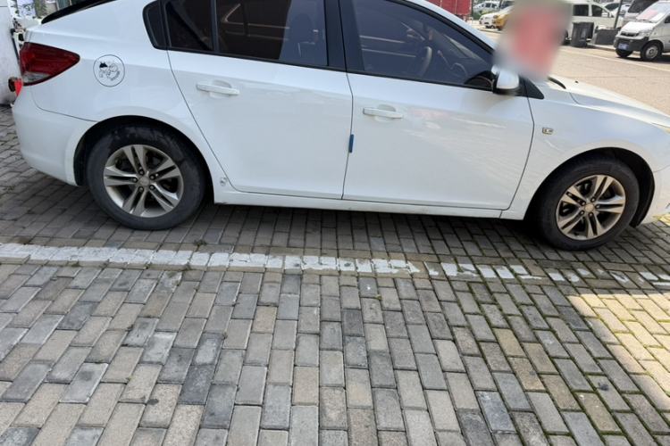 Used Chevrolet Cruze 2015 Hatchback 1.6L Automatic Comfort Edition
