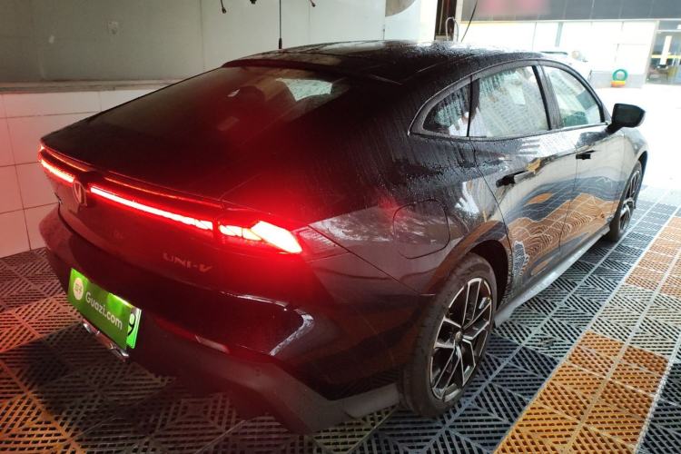 Used Changan UNI-V iDD 2024 Blue Whale Smart Electric iDD 136km Luxury Model
