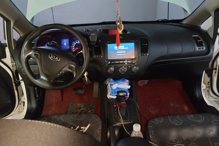 Used Kia K3 2013 1.6L Automatic GL Center Console