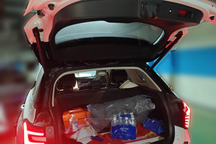 Used Hongqi HS3 2023 1.5T Two-Wheel Drive Shanwei Edition Trunk