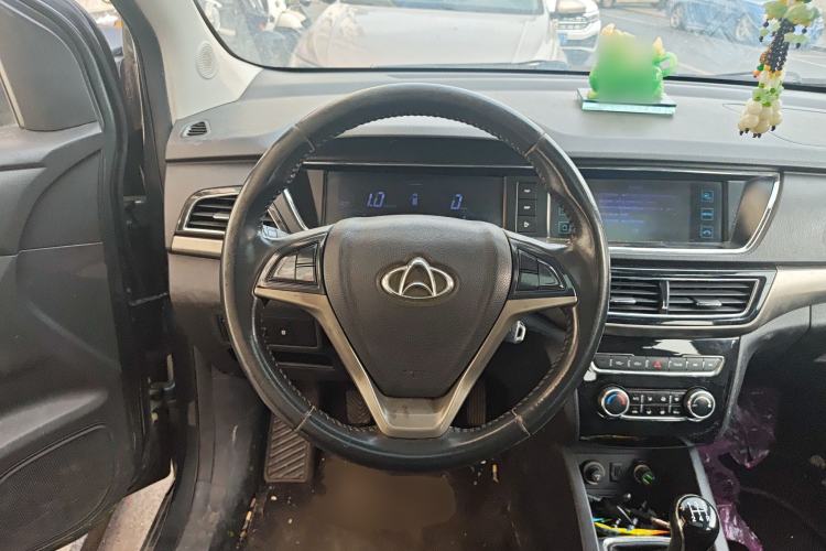 Used CHANGAN KAICHENG Oushang A600 2016 1.5L Manual Luxury 7-Seater Steering Wheel