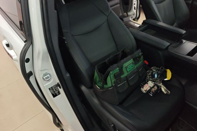 Used Toyota SIENNA 2024 2.5L Hybrid Four-Wheel Drive Prestige Edition