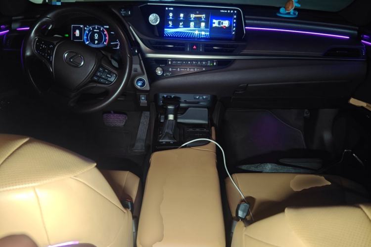 Used Lexus ES 2020 300h Deluxe Edition