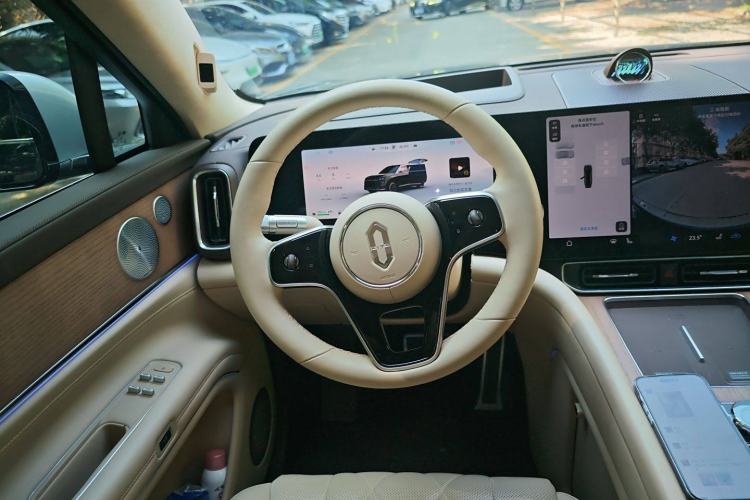 Used Hima AITO M9 2024 Range-Extended Ultra Version 42 kWh 6-Seater Model Steering Wheel