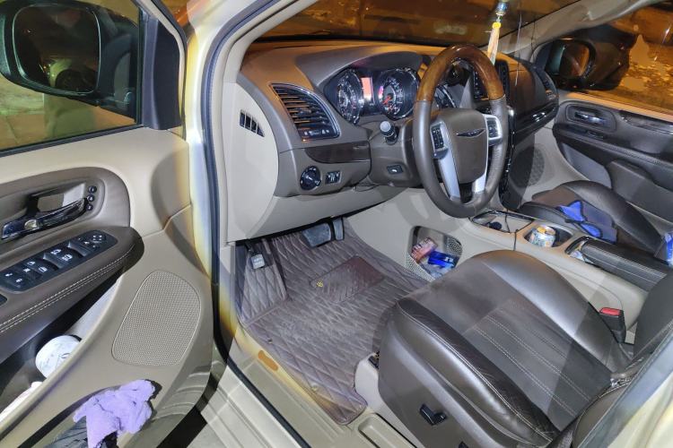 Used Chrysler Grand Voyager 2013 3.6L Luxury Edition
