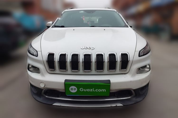Used Jeep Cherokee 2017 2.0L Superior Edition
