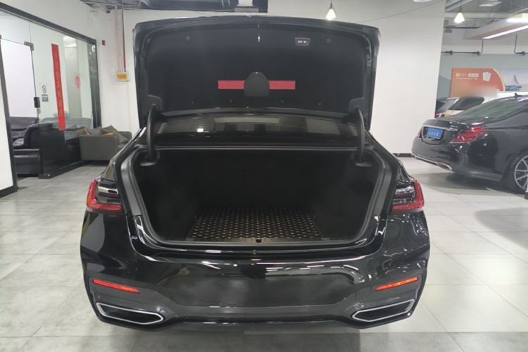 Used BMW 7 Series 2021 740Li Leading Model M Sport Package Trunk