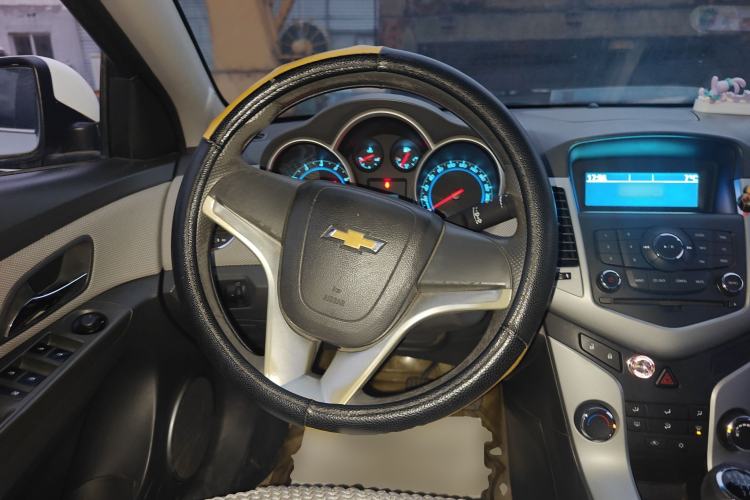 Used Chevrolet Cruze 2011 1.6L SE MT Transformers Edition