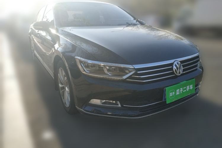 Used Volkswagen Magotan 2018 330TSI DSG Luxury Model Front Right 45 Deg