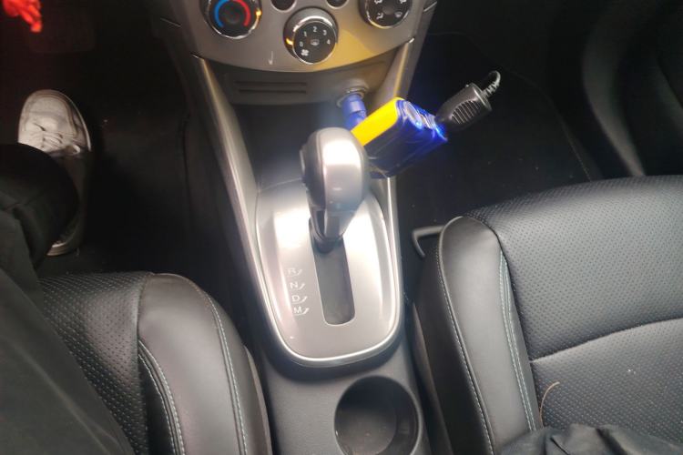 Used Chevrolet Trax 2014 1.4T Automatic Two-Wheel Drive Luxury Model Gear Lever