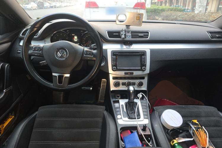 Used Volkswagen FAW-Volkswagen CC 2015 1.8TSI Luxury Model Center Console