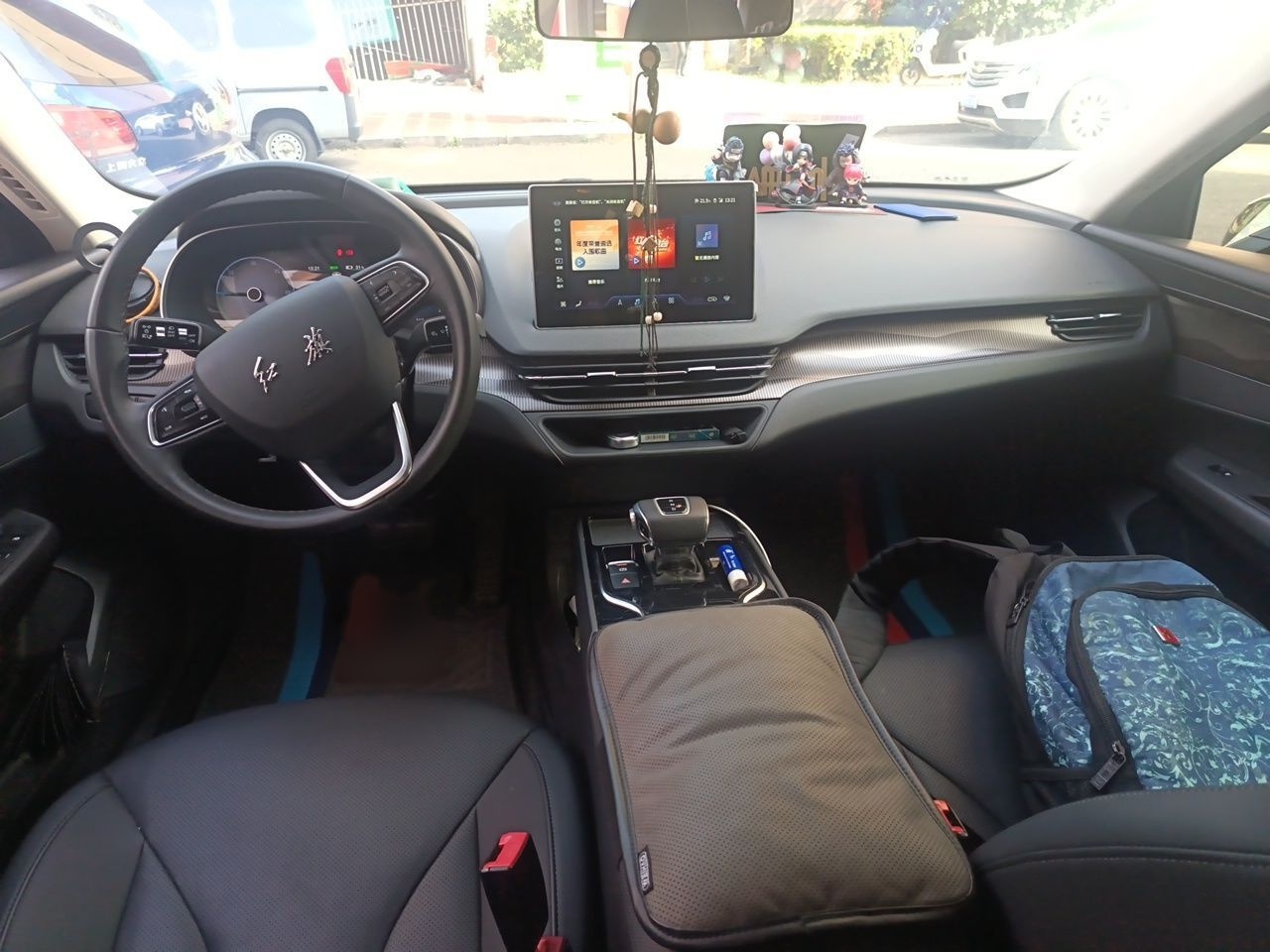 Hongqi E-QM5 2022 431 km Charge & Enjoy Edition — снимка 18