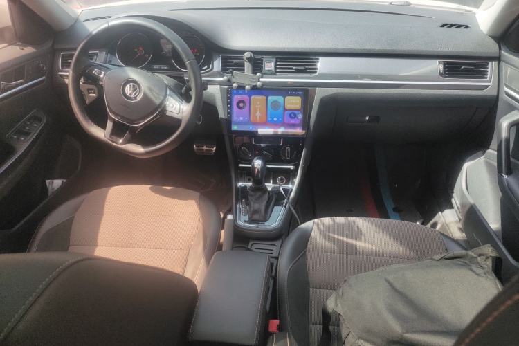 Used Volkswagen C-TREK 2018 1.5L Automatic Comfort Model Center Console
