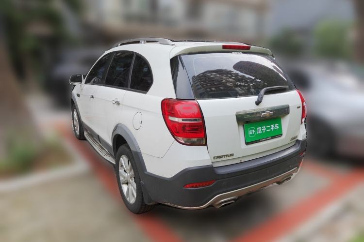 Used Chevrolet Captiva 2015 2.4L 4x4 Flagship Edition 7-Seater
